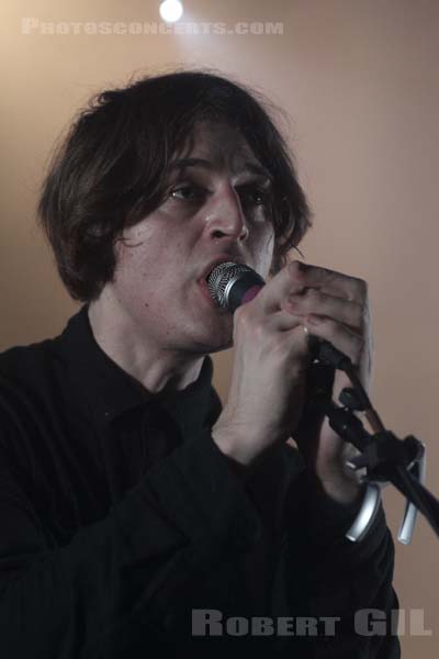 TOY - 2019-03-02 - PARIS - Petit Bain - Tom Dougall